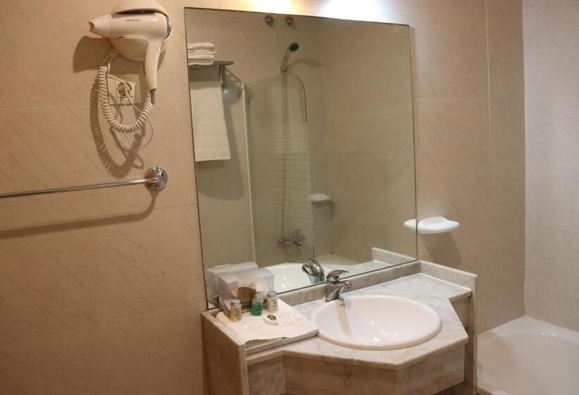 Номер Стандарт, Balcón De San Bartolo