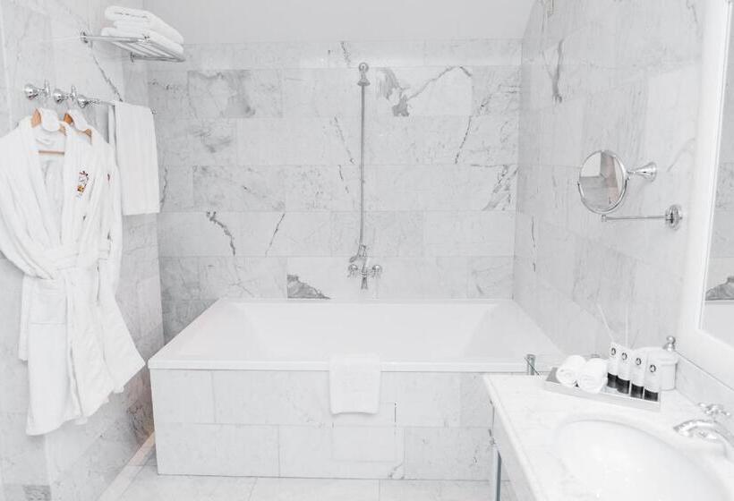 سوییت اجرایی, Bristol