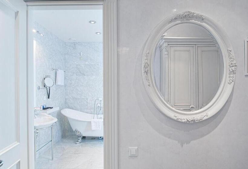 سوییت اجرایی, Bristol