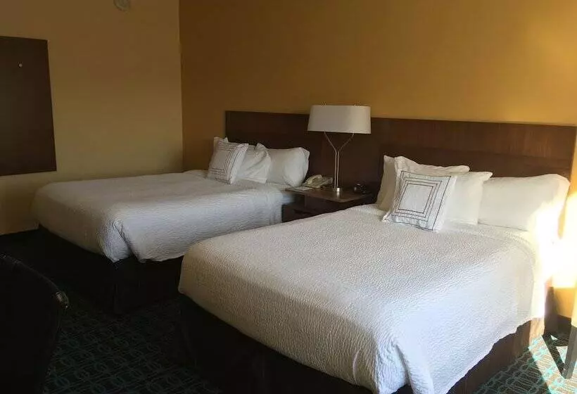 ２ダブルベッドのスタンダードルーム, Fairfield Inn Myrtle Beach Broadway At The Beach