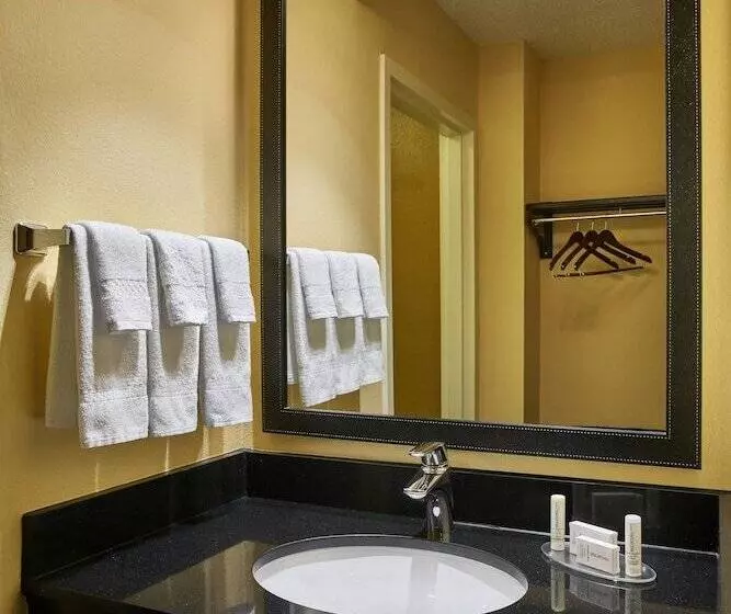 ２ダブルベッドのスタンダードルーム, Fairfield Inn Myrtle Beach Broadway At The Beach
