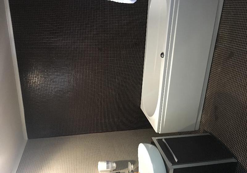 キングサイズベッドのスタンダードルーム, Hampton Inn & Suites Williamsburg Central