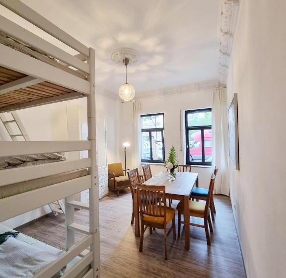 Апартаменты 1 Спальня Нижний Этаж, Hostel Lollis Homestay Dresden