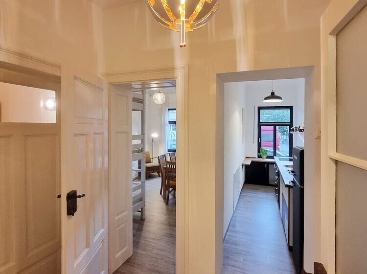 Апартаменты 1 Спальня Нижний Этаж, Hostel Lollis Homestay Dresden