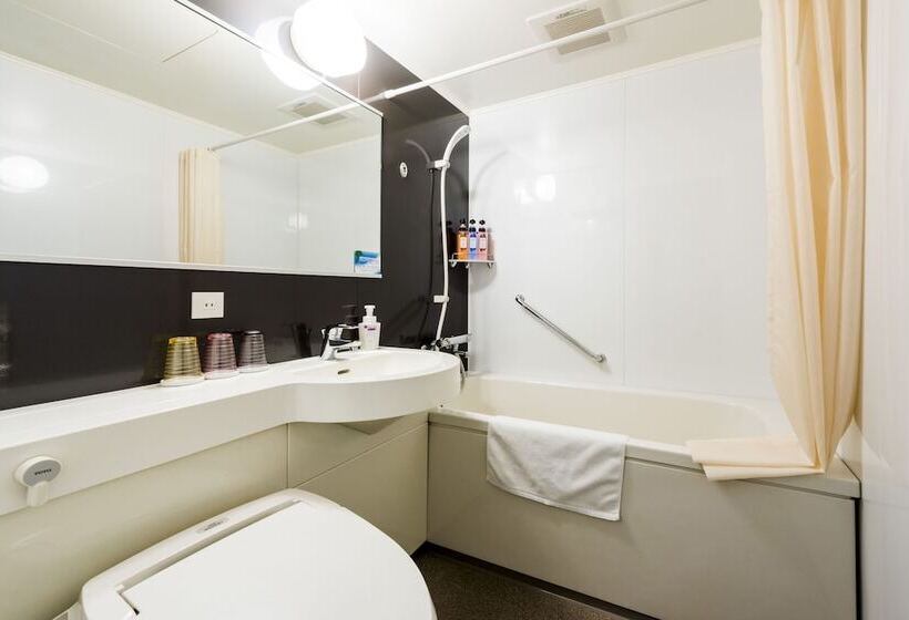 غرفة قياسية ثلاثية, Keihan Sapporo