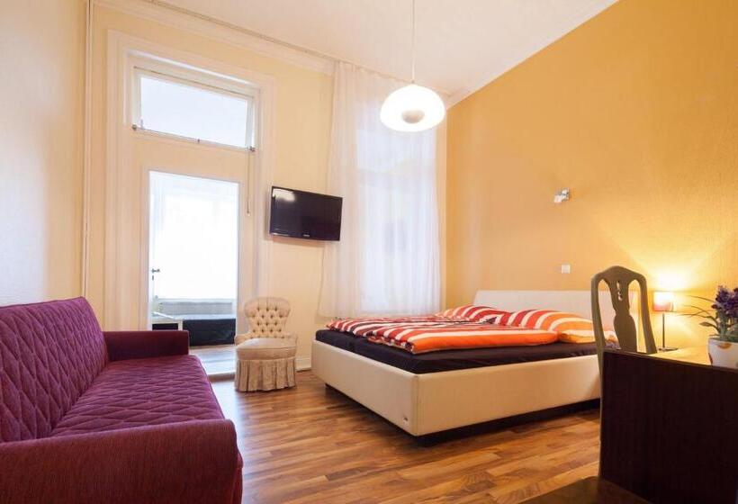 家庭间, Marco Polo