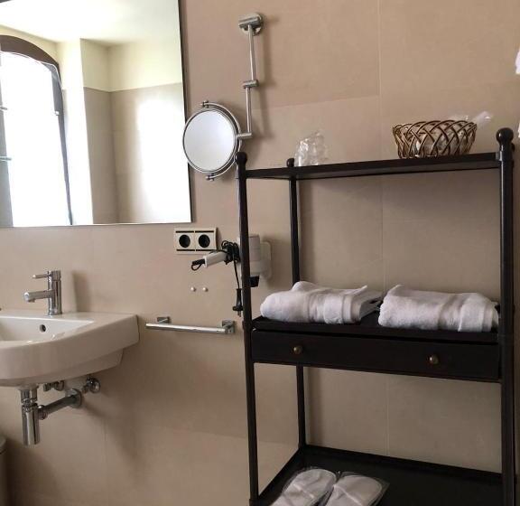 اتاق لوکس با تخت بزرگ, Olatzea Landa Hotela