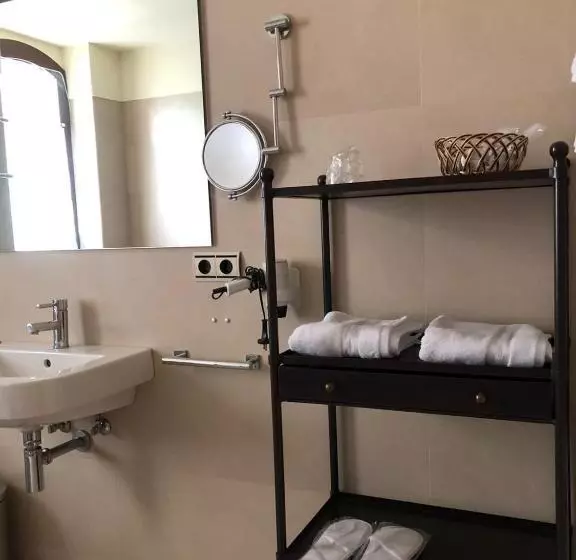 اتاق لوکس با تخت بزرگ, Olatzea Landa Hotela
