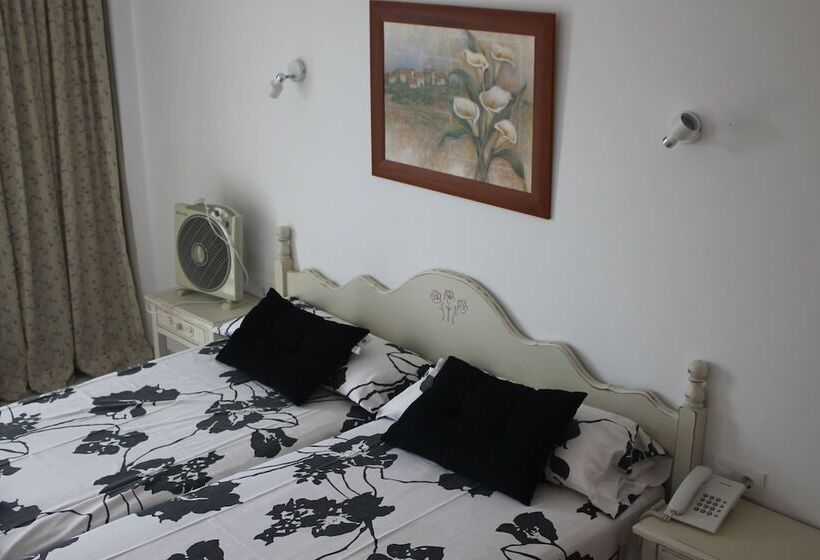 اتاق اکونومی, Rocamar