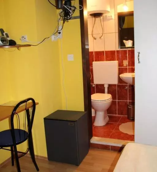 Standard Yhden Hengen Huone, Villa Vilma