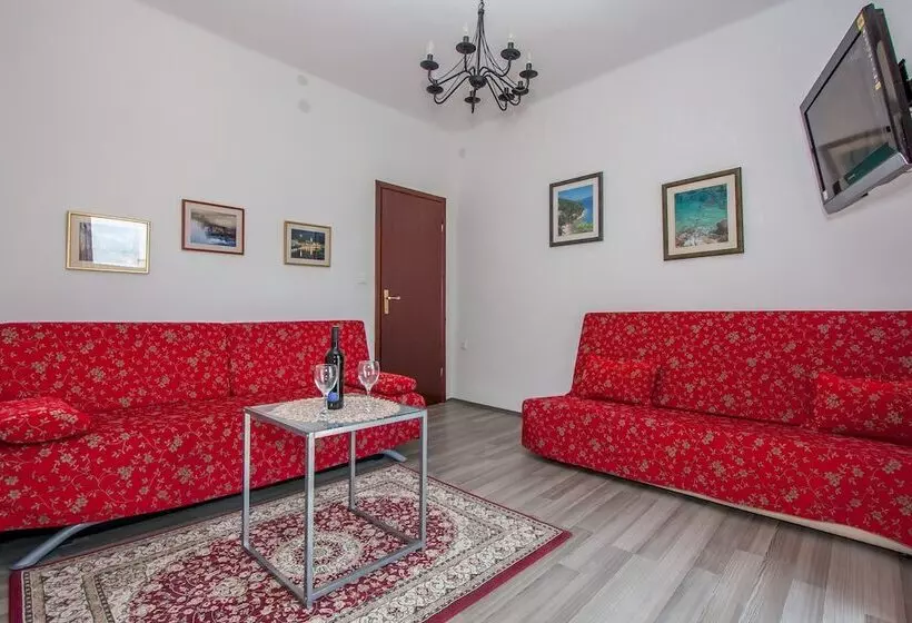 Apartamento 1 Dormitorio con Balcón, Garden Apartment