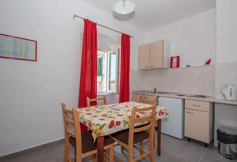 Apartamento 1 Dormitorio con Balcón, Garden Apartment