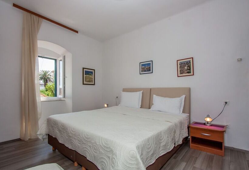 דירה בת חדר שינה 1 עם מרפסת, Garden Apartment