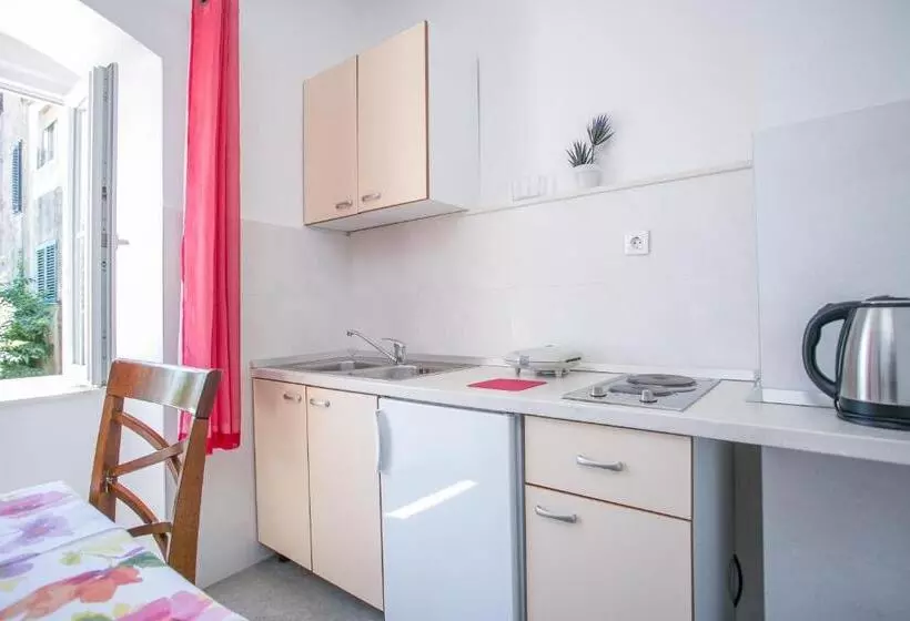 Apartamento 1 Dormitorio con Balcón, Garden Apartment