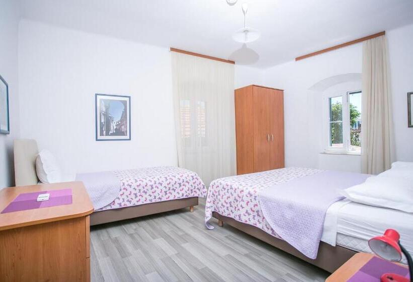 דירה בת חדר שינה 1 עם מרפסת, Garden Apartment
