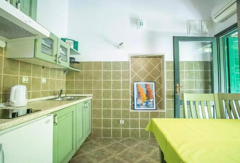 Apartamento 1 Dormitorio con Terraza, Garden Apartment