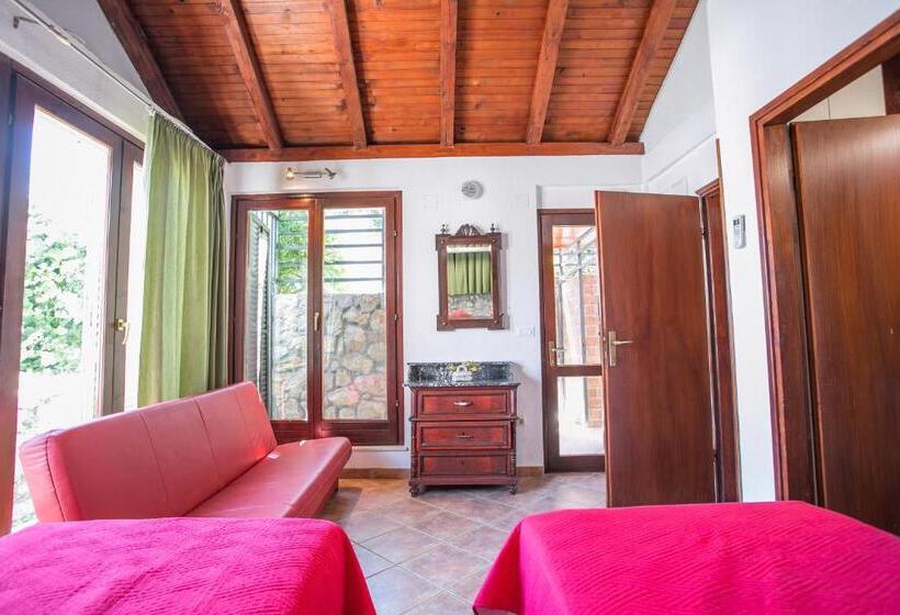 דירת שני חדרים, Garden Apartment