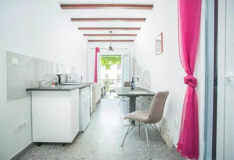Habitación Superior con Terraza, Garden Apartment