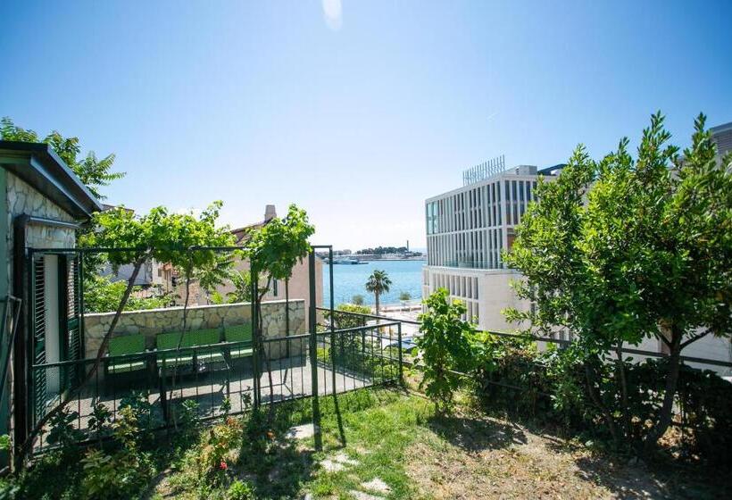 חדר סופריור עם טרסה, Garden Apartment