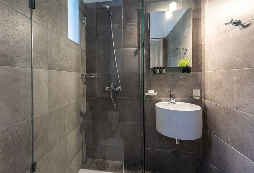 オーシャンビュースタンダードルーム, Akrotiri