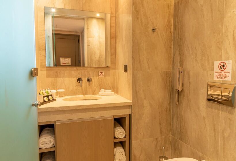 جناح جونيور مطلّ علي البحر, Almyros Beach