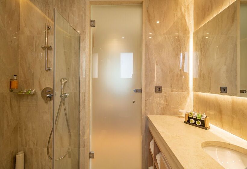 جناح جونيور مطل على الحديقة, Almyros Beach