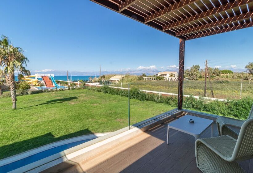 غرفة ديلوكس مطلّة علي البحر, Almyros Beach