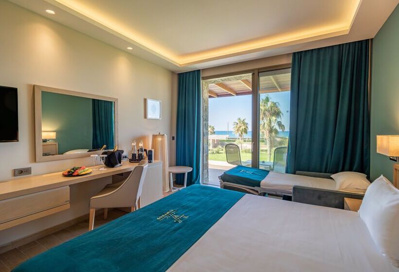 غرفة ديلوكس مطلّة علي البحر, Almyros Beach