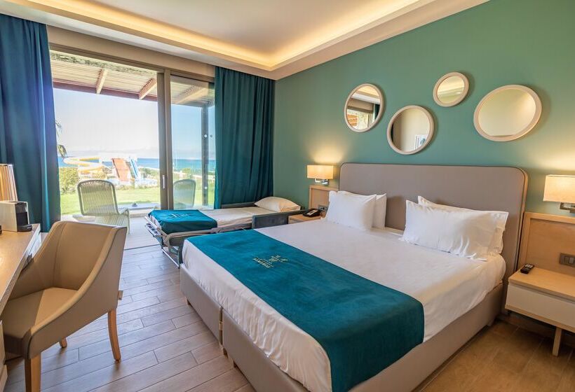 غرفة ديلوكس مطلّة علي البحر, Almyros Beach