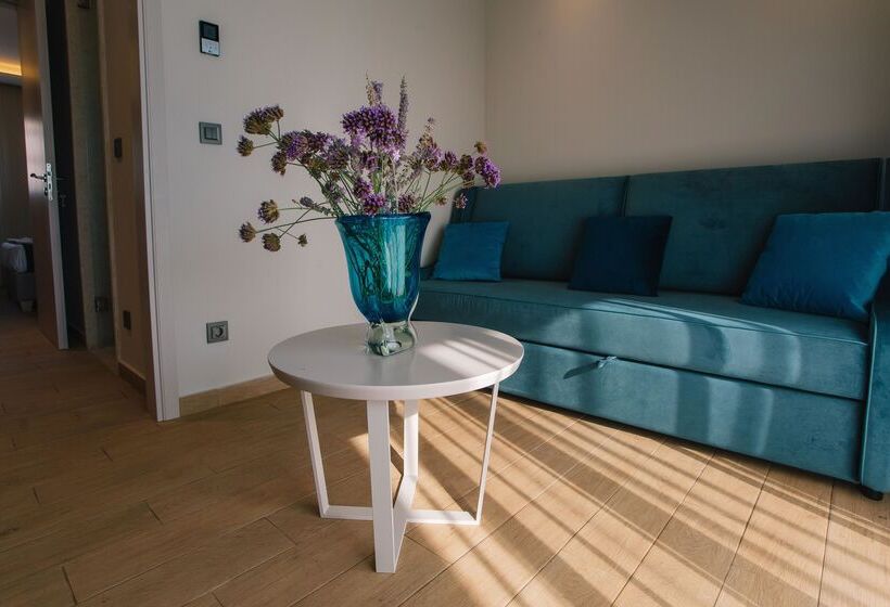 غرفة عائلية, Almyros Beach