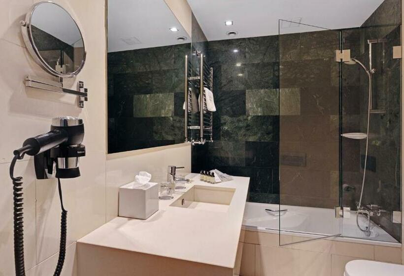 اتاق خانوادگی, Catalonia Plaza Mayor