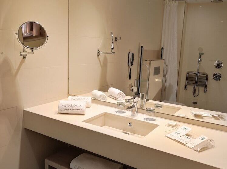 اتاق استاندارد برای معلولان, Catalonia Plaza Mayor