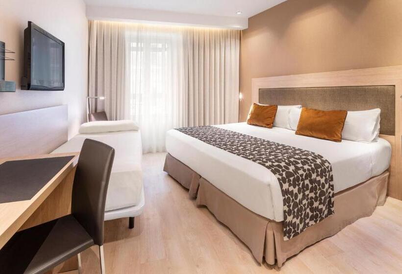 اتاق استاندارد سه نفره, Catalonia Plaza Mayor