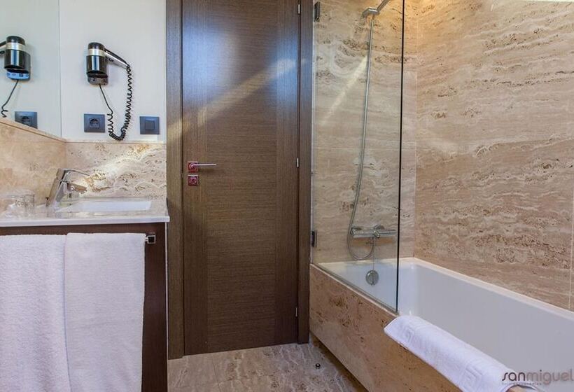 高级大房间, San Miguel