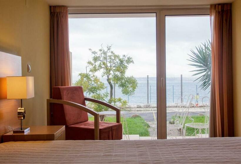 חדר סופריור עם טרסה, Inatel Oeiras