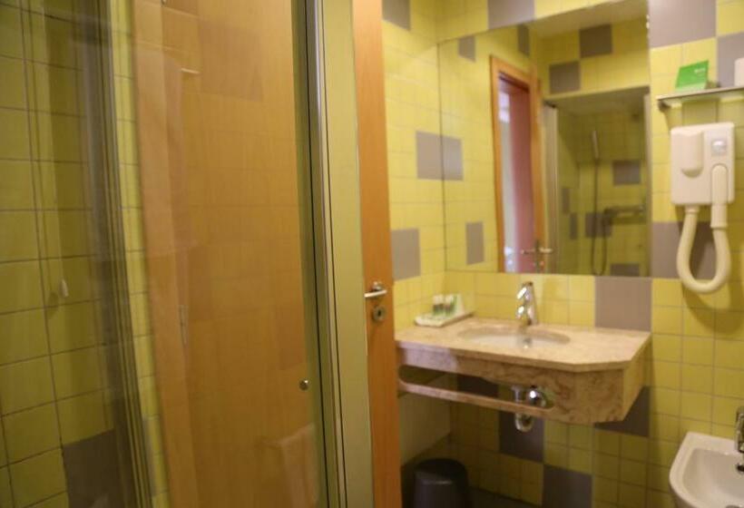 חדר סופריור עם טרסה, Inatel Oeiras