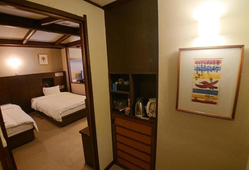 패밀리 룸, Kasuga