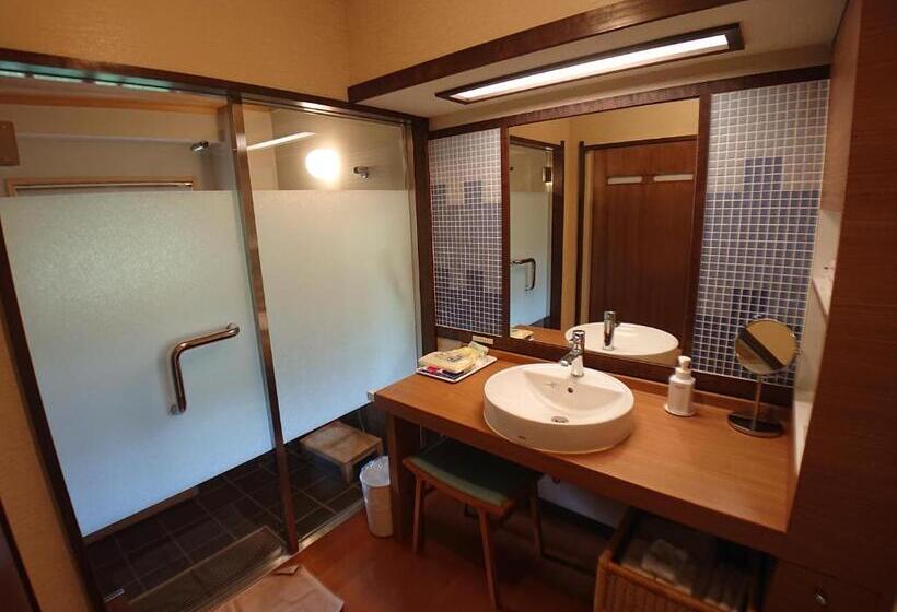 4인용 스탠다드 룸, Kasuga