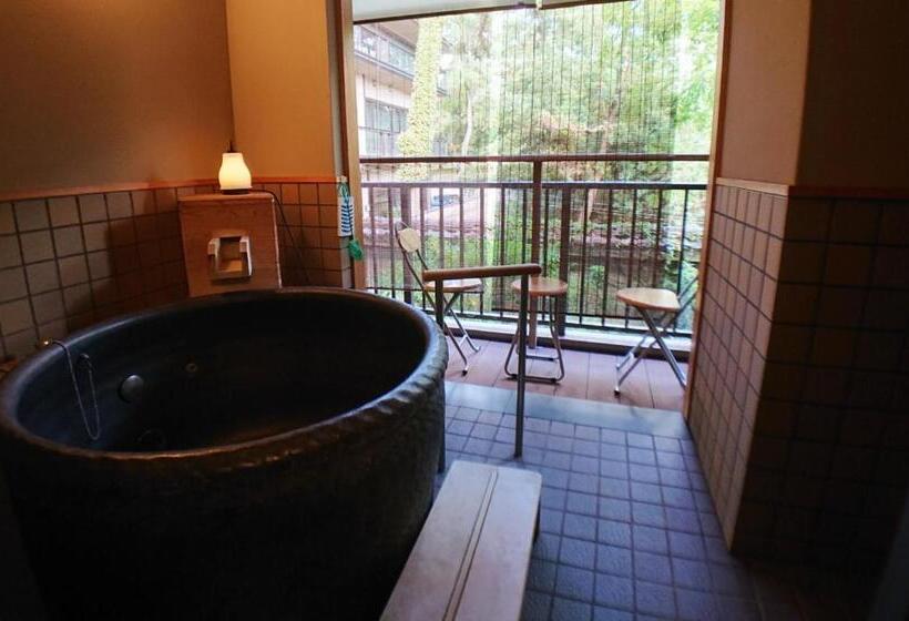 4인용 스탠다드 룸, Kasuga