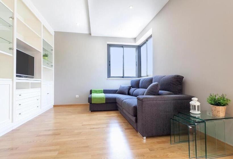 Апартаменты 2 Спальни с Террасой, Acta Laumon