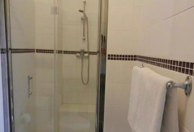 اتاق استاندارد چهار تخته, Residence De Bruxelles