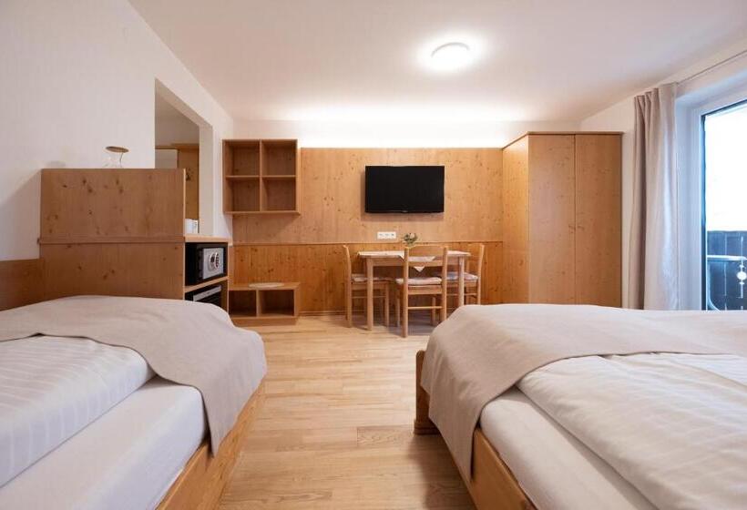 스탠다드 트리플 룸, Santner,