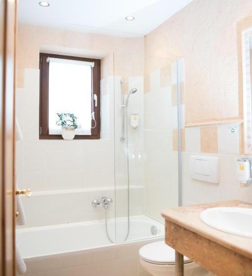 침실 2개 아파트, Santner,