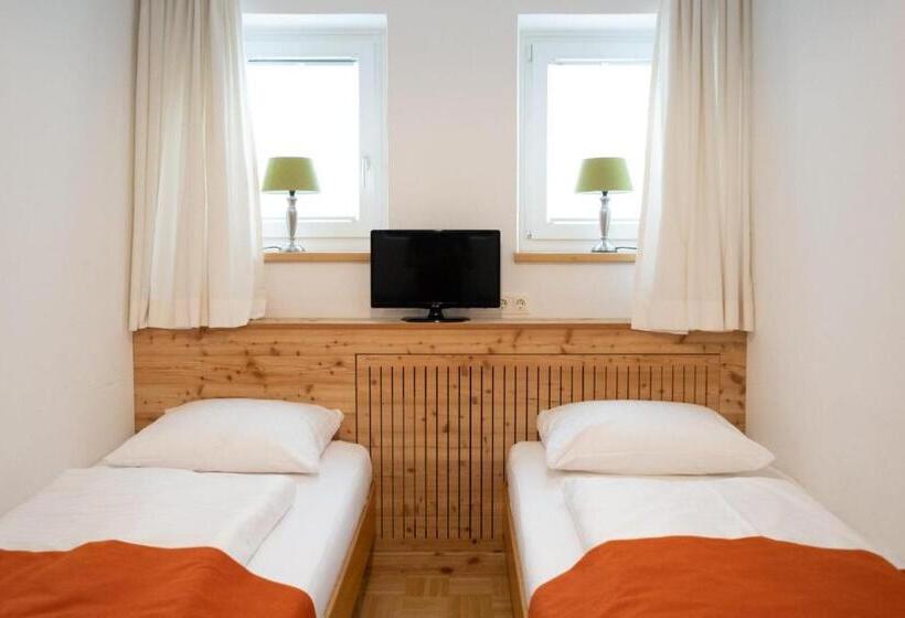 침실 2개 아파트, Santner,