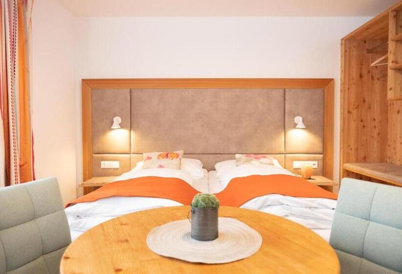 침실 2개 아파트, Santner,