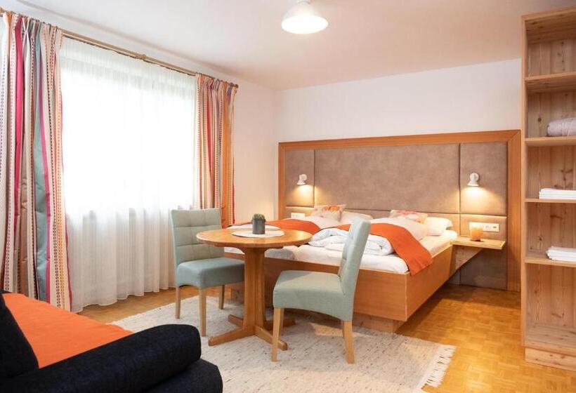 침실 2개 아파트, Santner,