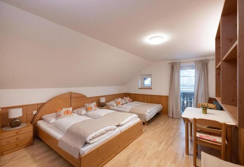 패밀리 룸, Santner,