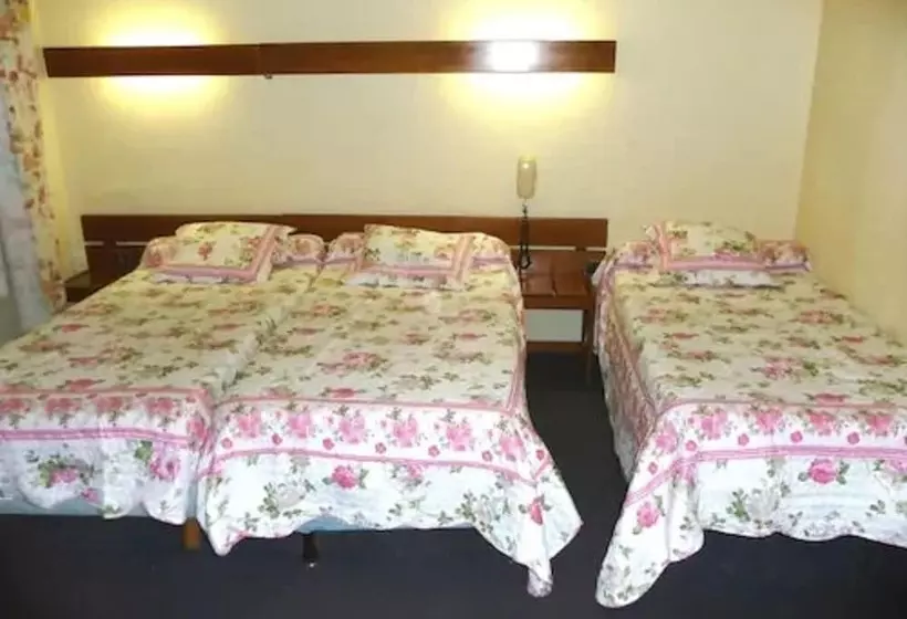 اتاق استاندارد سه نفره, Nouvel Hotel Paris 18