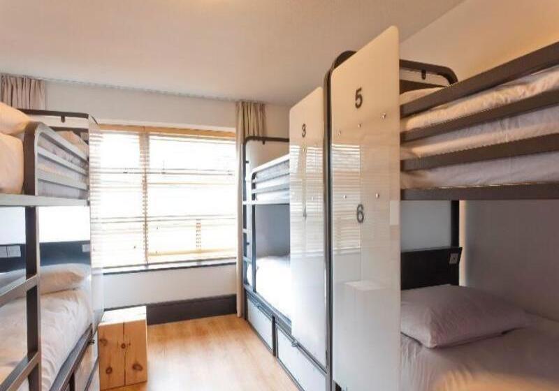 共用房间的床, Generator Dublin