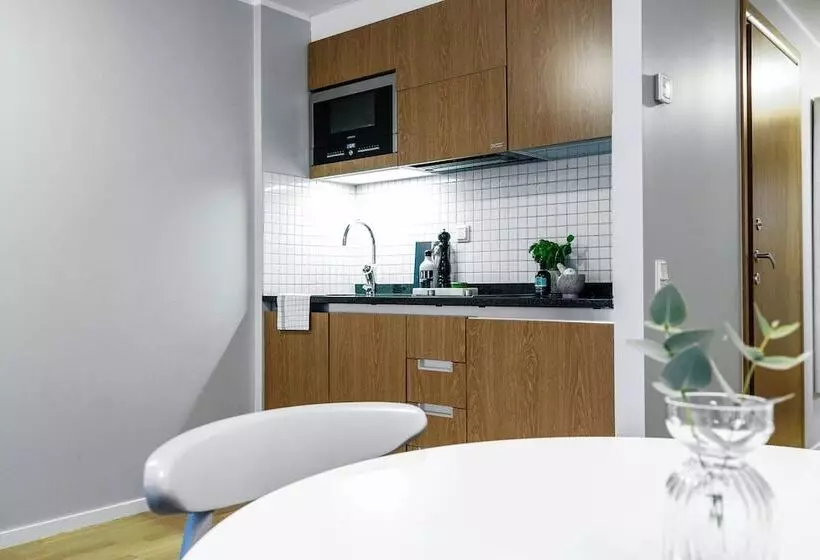 スタンダードスタジオ, Biz Apartment Gärdet